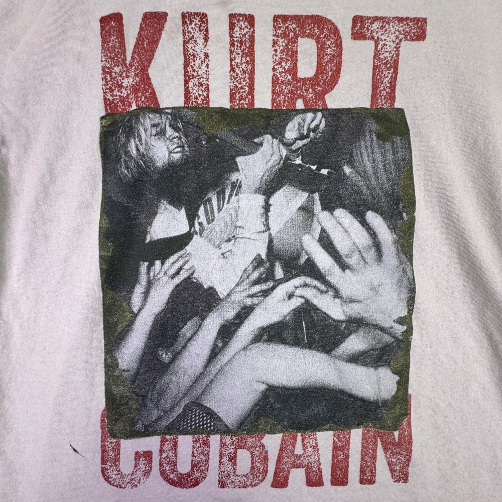 Kurt Cobain Nirvana Shirt Men's Large‎ Graphic Distressed Rock Band Short Sleeve